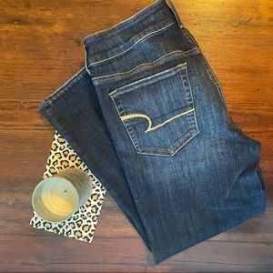 American Eagle Dark Wash Artist Crop Capri Jeans